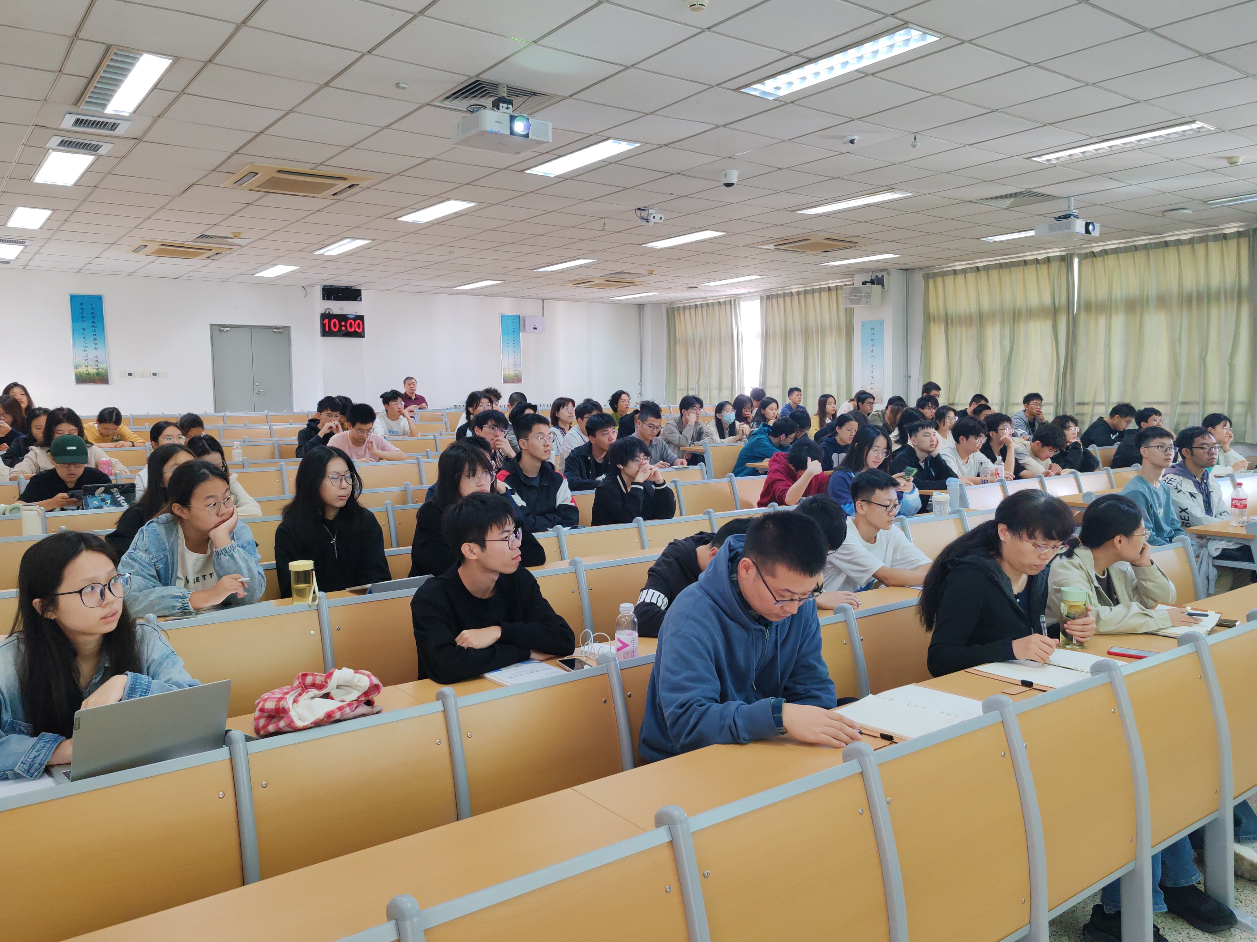 1729061544456493.jpg 1729061544456493.jpg